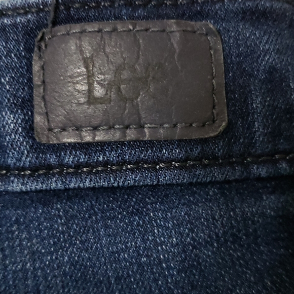 Lee Women's Relax Fit Straight Leg Jeans - Picture 6 of 7